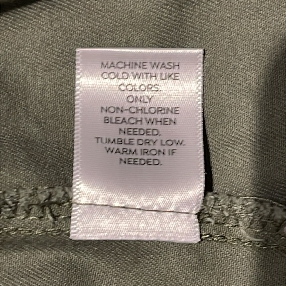 Westport Olive Green Embroidered Flowers Women’s jacket Size L Preowned - Picture 10 of 10